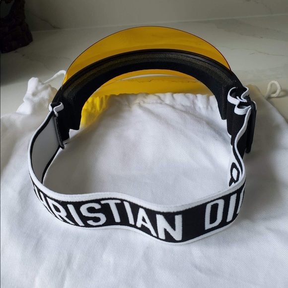 ❤️ DIOR ❤️ AUTHENTIC ❤️ INCLUSIONS: Box, dustbag, cards. ( Kim Kardashian worn ) - Picture 4 of 6